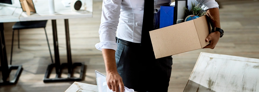 despedimentos coletivos atingem máximo de cinco anos e agravam pressão sobre trabalhadores e empresas