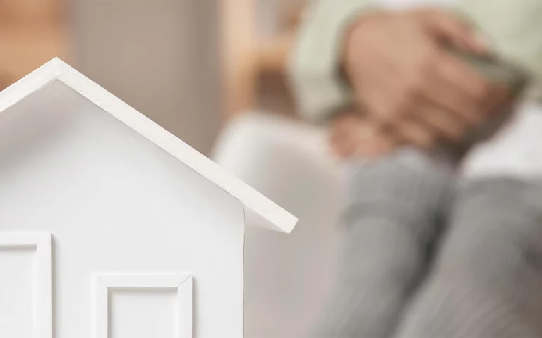 Quanto preciso ganhar para comprar casa em Portugal